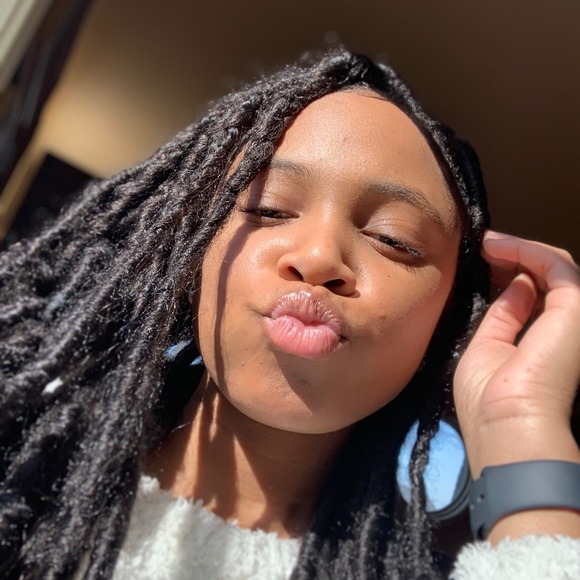 Meet your Posher, Jenika - Picture 1 of 1